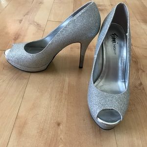 Fiomi Night Glittery high heels size 9